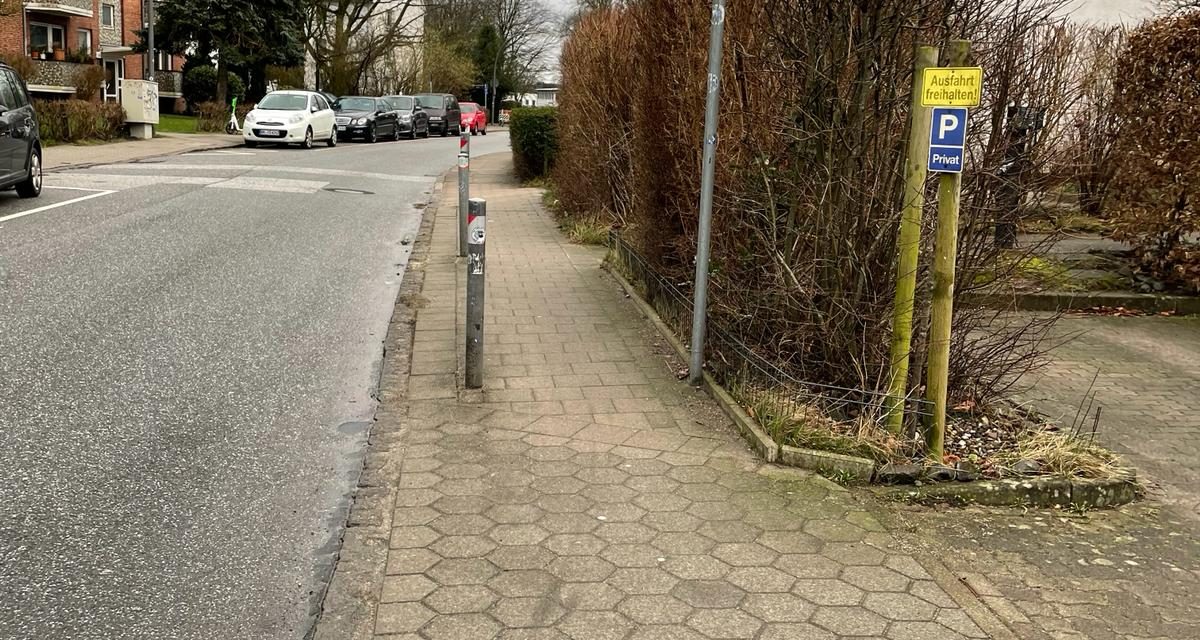 Poller in der Warnstedtstraße / Zimmermann: „Rollstuhlfahrer und Kinderwagen nicht aussperren“